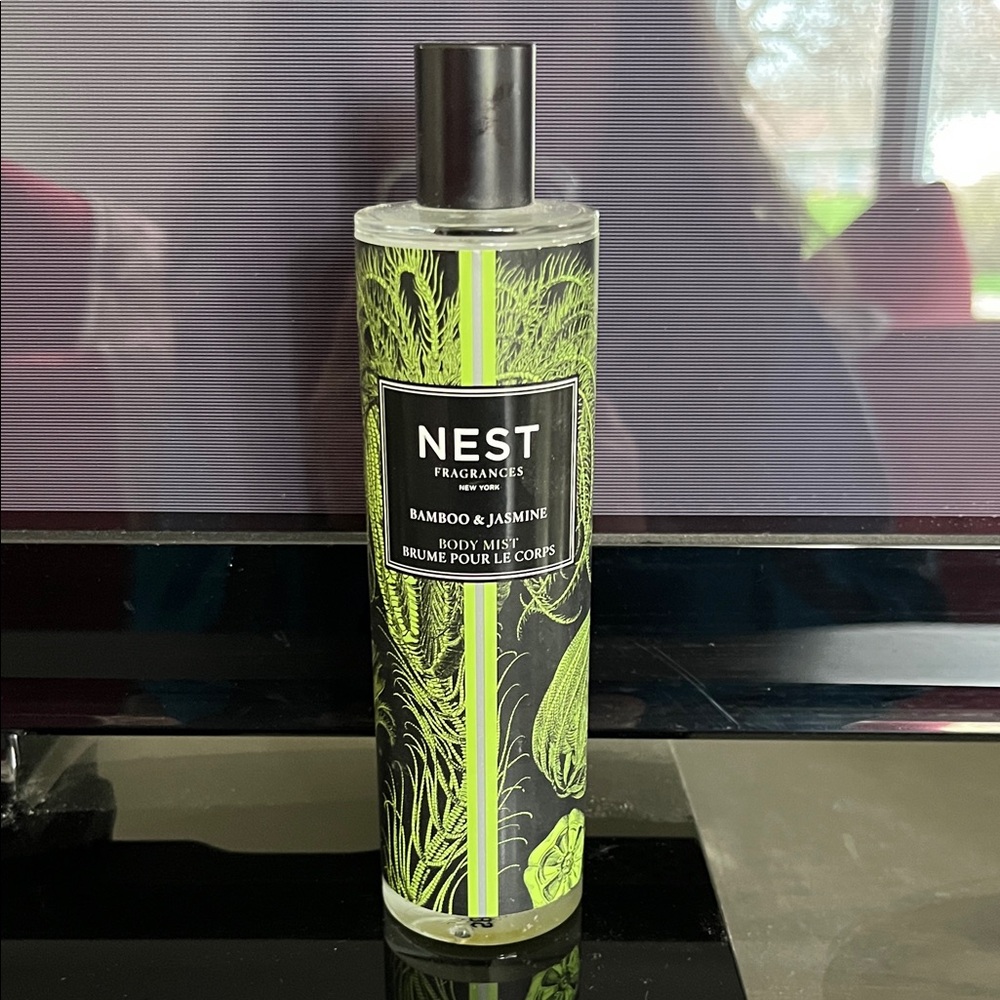 NEST Fragrances Bamboo & Jasmine Body Mist - Black and Lime Green 3.4 oz.